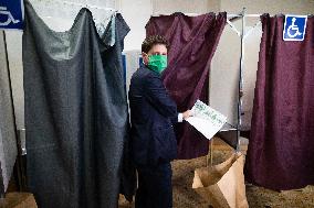 Julien Bayou Votes For The Regional Elections - Paris