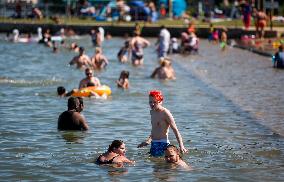 More Than 230 Deaths Reported Amid Historic Heat Wave - Canada