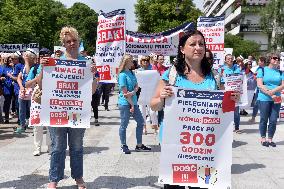 Nurses Protest Outside Parliament - Warsaw