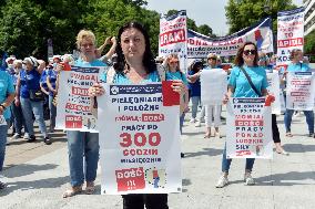 Nurses Protest Outside Parliament - Warsaw