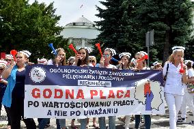 Nurses Protest Outside Parliament - Warsaw