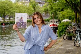 Countess Eliose During Her Book Presentation - Amsterdam
