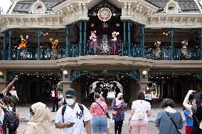 Disneyland Paris Repoens To The Public - Paris