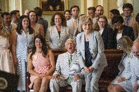 Annual Seersucker Thursday photo-op at US Capitol - Washington