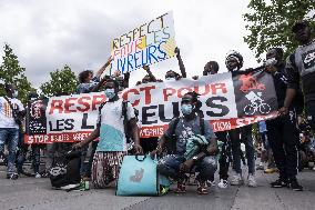 Delivery men UberEat and Deliveroo protested - Paris