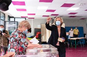 Valerie Pecresse votes for the Regional election - Velizy Villacoublay