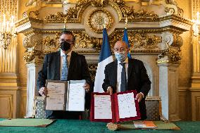 Le Drian And Casaubon Signs An Intention Declaration - Paris