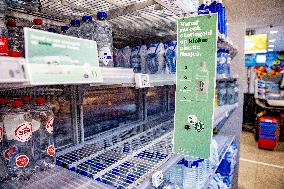 Deposit Of 15 Euro Cents To Recycle Small Plastic Bottles - Netherlands
