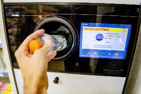 Deposit Of 15 Euro Cents To Recycle Small Plastic Bottles - Netherlands