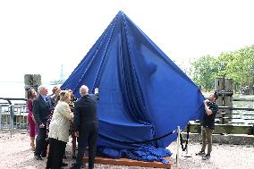 France Sends A Second Statue Of Liberty To The US - NYC