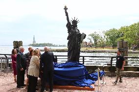 France Sends A Second Statue Of Liberty To The US - NYC