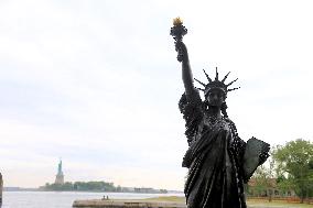 France Sends A Second Statue Of Liberty To The US - NYC