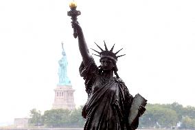 France Sends A Second Statue Of Liberty To The US - NYC