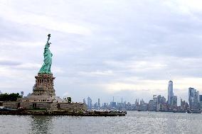 France Sends A Second Statue Of Liberty To The US - NYC