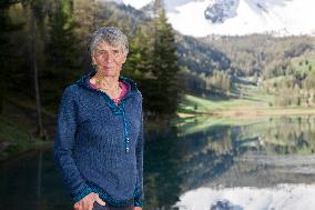 Portrait of Martine Rolland high mountain guide - Villard Saint Pancrace