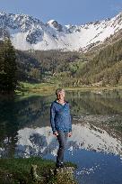 Portrait of Martine Rolland high mountain guide - Villard Saint Pancrace