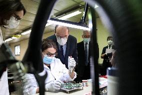 Jean Castex visits Micronique and X-FAB in Corbeil-Essonnes