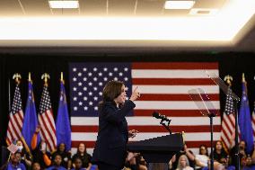 Kamla Harris Visits A Training Center - Las Vegas