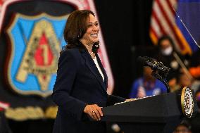 Kamla Harris Visits A Training Center - Las Vegas