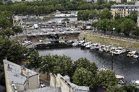 Audrey Pulvar visits Réunion des Musees Nationaux - Bercy