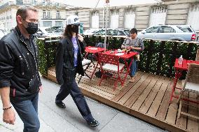 Bella Hadid Leaving Dinand By Ferdi Restaurant In Paris