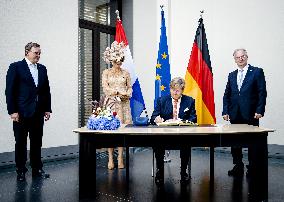 Dutch Royals Visit The Bundestag - Berlin