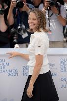 Cannes - Jodie Foster Recieves An Honorary Palme D'Or Photocall