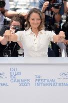 Cannes - Jodie Foster Recieves An Honorary Palme D'Or Photocall