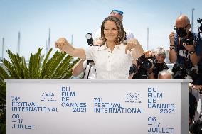 Cannes - Jodie Foster Recieves An Honorary Palme D'Or Photocall