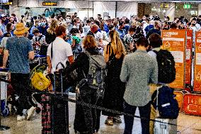 Travelers During The Summer Holidays - Netherlands