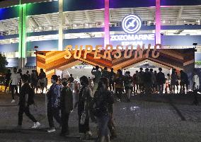 Music festival amid coronavirus worries