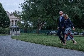 Biden Walks Off of Marine One