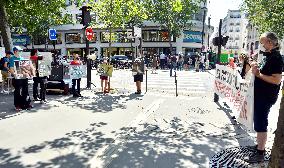 Paris Animaux Zoopolis Protests outside Decathlon store