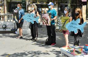 Paris Animaux Zoopolis Protests outside Decathlon store