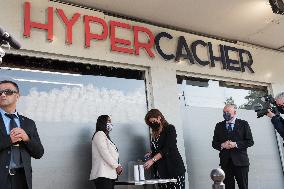 Wreath laying at the Hypercacher - Paris