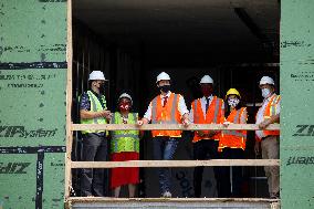 Justin Trudeau Visits Under Construction Affordable Housing Complex - Hamilton