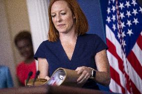 Daily White House press briefing by Jen Psaki and Secretary of Commerce Gina Raimondo