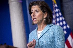 Daily White House press briefing by Jen Psaki and Secretary of Commerce Gina Raimondo