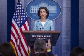 Daily White House press briefing by Jen Psaki and Secretary of Commerce Gina Raimondo