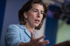 Daily White House press briefing by Jen Psaki and Secretary of Commerce Gina Raimondo