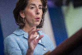 Daily White House press briefing by Jen Psaki and Secretary of Commerce Gina Raimondo