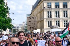 Anti-Sanitary Pass Demonstrations - Paris