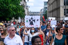 Anti-Sanitary Pass Demonstrations - Paris