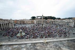 Pope Francis leads Angelus prayer - Vatican