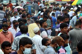No social distancing amid Covid-19 outbreak - Dhaka