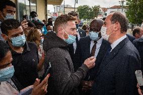 Jean Castex visits Red Cross vaccination center - Villetaneuse