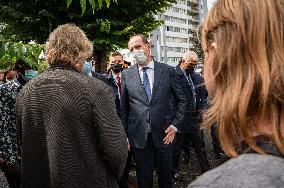 Jean Castex visits Red Cross vaccination center - Villetaneuse