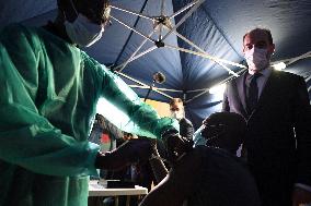 Jean Castex visits vaccination center - Saint-Ouen