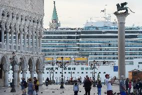 Italy Bans Cruise Ships From Venice Lagoon