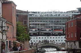 Italy Bans Cruise Ships From Venice Lagoon